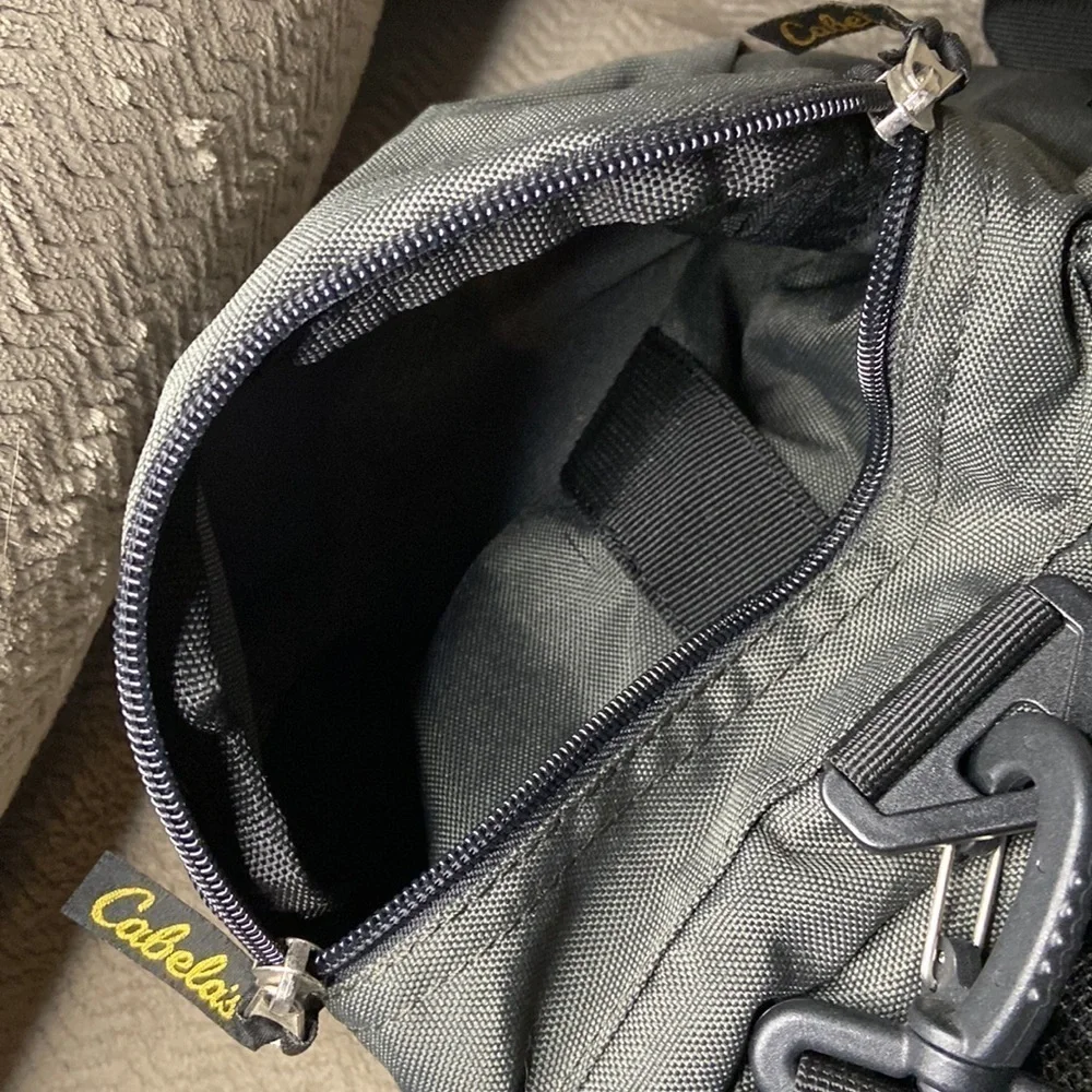Cabela’s Travel Gear Catch All Shoulder Bag Pockets Greenish Gray Black